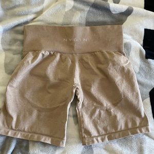 BEIGE NVGTN CONTOUR SHORTS